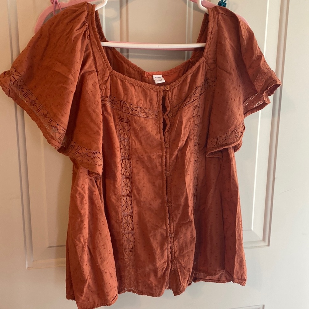 Old navy, super cute top!